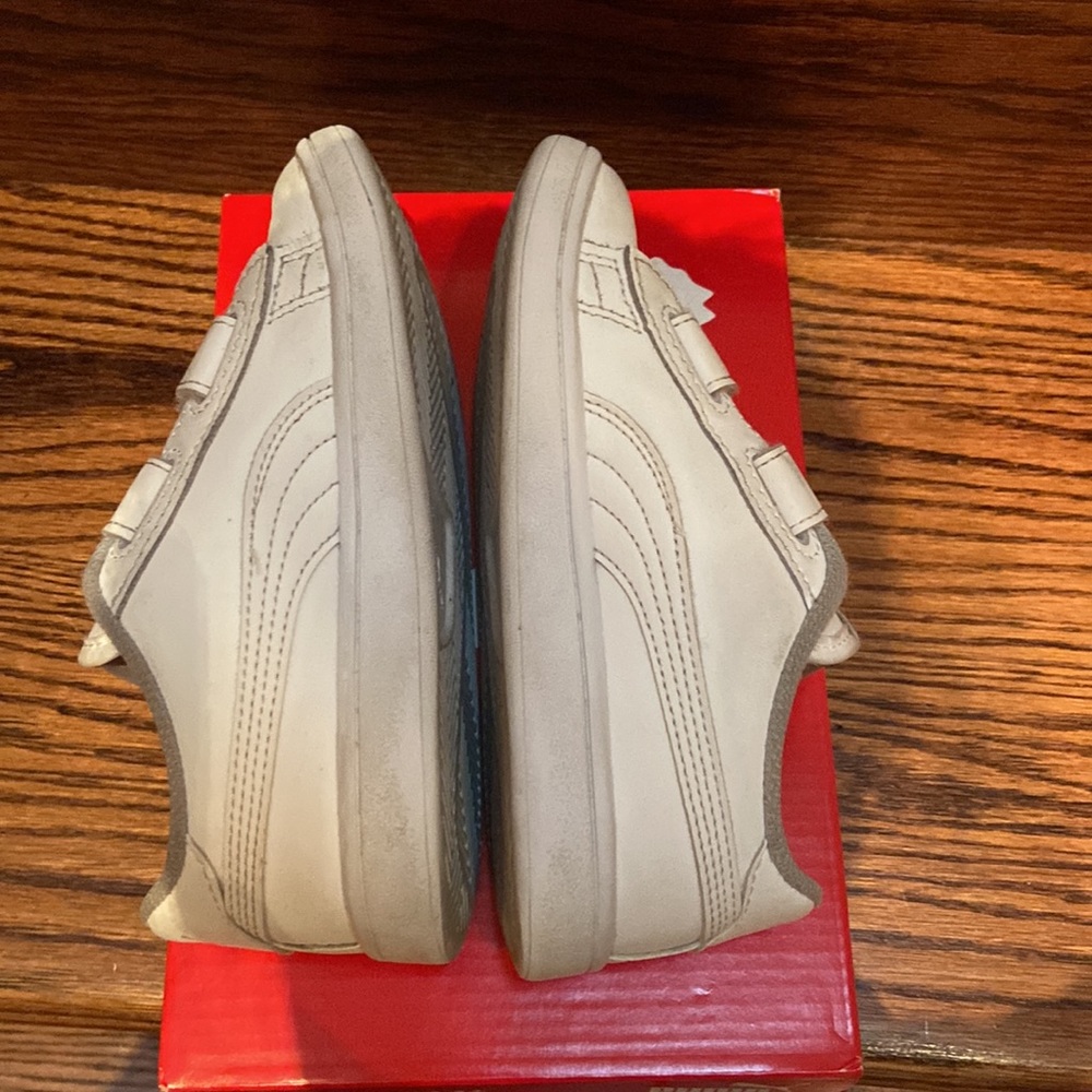 Hard to Find White Smash Velcro Puma Sneakers -Size 12.5C. Unisex. - Picture 4 of 7